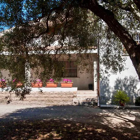 Hermosa Apartment